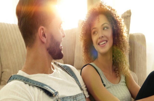 5 situații în care este OK să minți într-o relație