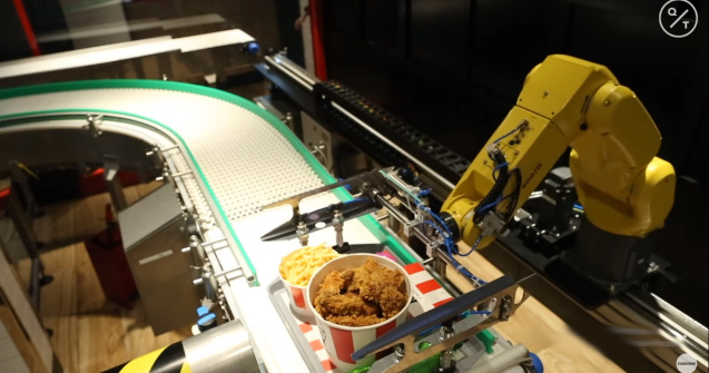 VIDEO Primul fast-food din lume în care clienții sunt serviți de roboți