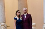 Iubita lui Dragnea a cumpărat proprietăți de 350.000 de euro. Unui român i-ar trebui 45 de ani pentru a strânge banii