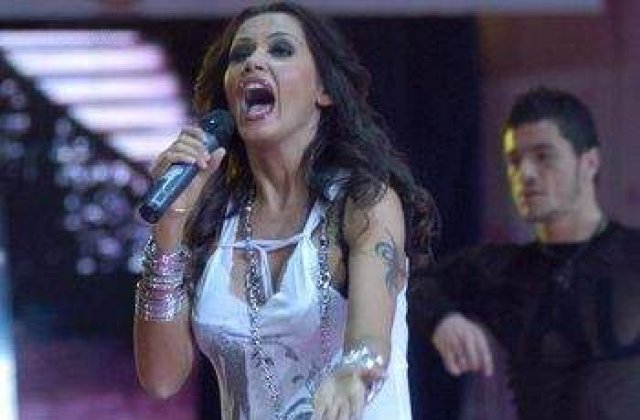 Oana Zavoranu isi terorizeaza colegii