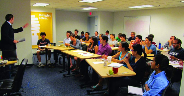 Cum sunt priviti STUDENTII romani in Marea Britanie?