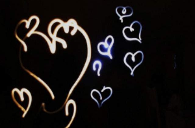 Ziua indragostitilor, sarbatorita de Valentine&#39;s Day de jumatate dintre romani