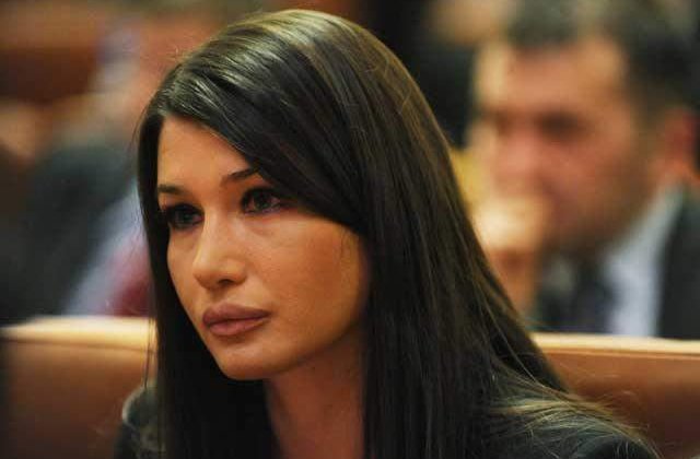 Traian Basescu a confirmat ca fiica lui, Elena, este insarcinata