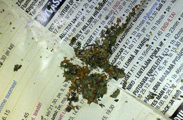 Primarul New York-ului, de acord cu posesia de marijuana, dar nu cu paharele din plastic