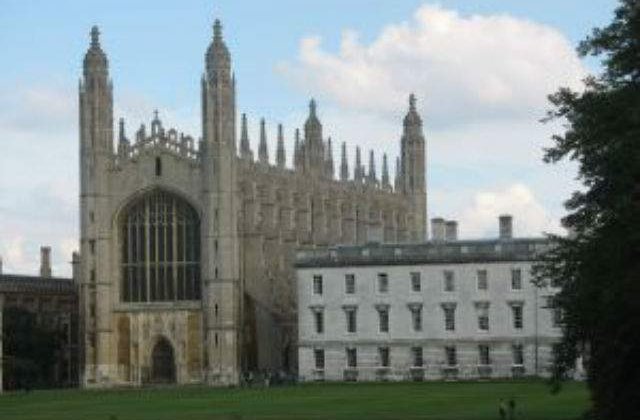 Cambridge intra in afaceri bancare, pentru cresterea finantarii universitatii
