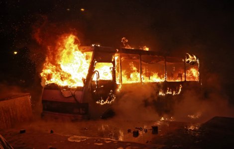Trei autobuze din Târgoviște au fost incendiate în mod intenționat