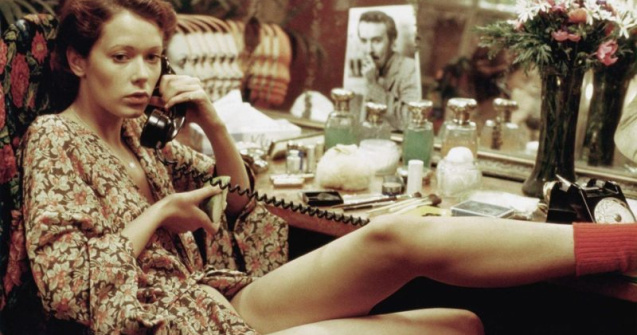 Clasicul film erotic Emmanuelle va fi disponibil pe Netflix în luna iulie