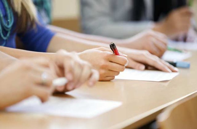 Cele mai tari perle de la Bac: ”Zoe era parașută” și ”Otilia era panaramă”