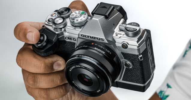 După 84 de ani, producătorul de camere foto Olympus iese de pe piață