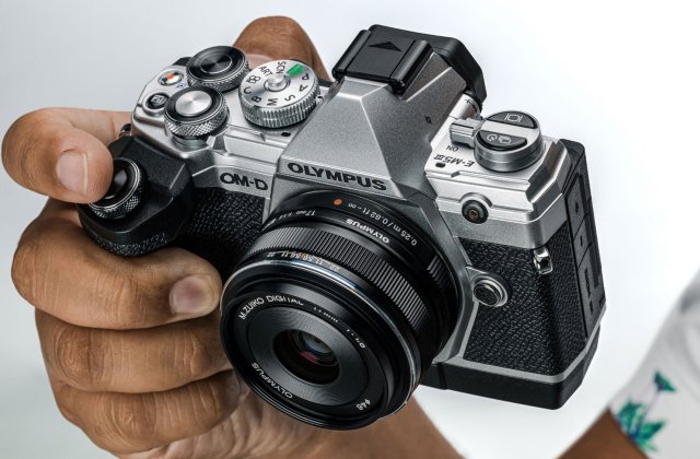 După 84 de ani, producătorul de camere foto Olympus iese de pe piață