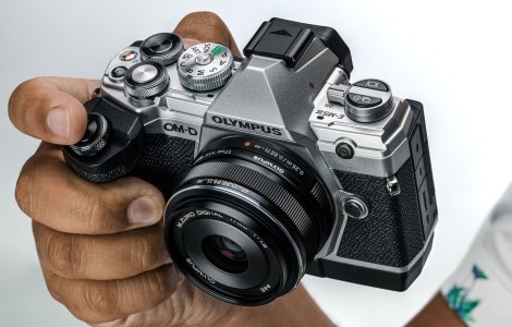 După 84 de ani, producătorul de camere foto Olympus iese de pe piață
