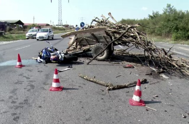 Un șofer beat a lovit în plin o căruță. O persoană a murit, iar alta este rănită grav