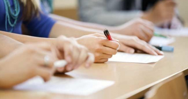 Gafă la Bac: elevii unui liceu din Cugir au primit subiectele din 2019