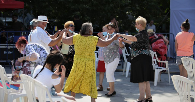 Hore și înghesuială în Parcul Sebastian: ”Să vedem dacă ne îmbolnăvim sau nu”