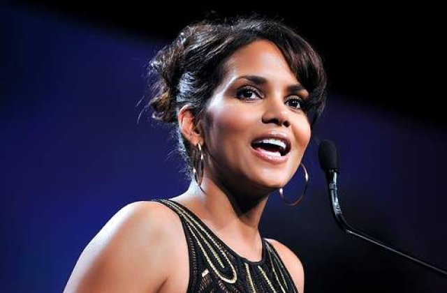 Halle Berry, "gravida" de la hamburgeri