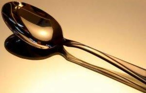 A trait doi ani cu o lingura in plamani