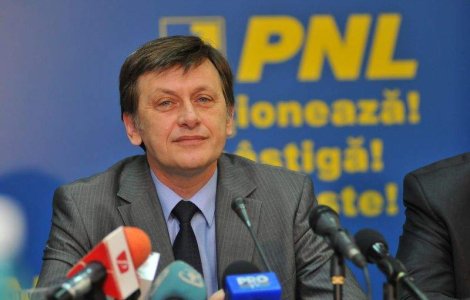 Crin Antonescu: Nu renunt la presedintia PNL, daca nu intru in turul al doilea