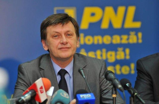 Crin Antonescu: Nu renunt la presedintia PNL, daca nu intru in turul al doilea
