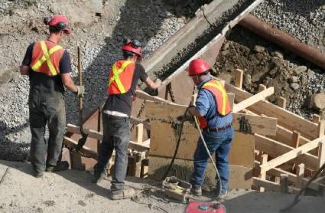 Bucuresti: Vila construita in curtea scolii