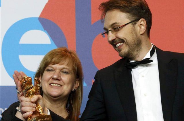 Castigatorii Ursului de Aur au revenit in tara: "Nici pana acum nu ne-am revenit"