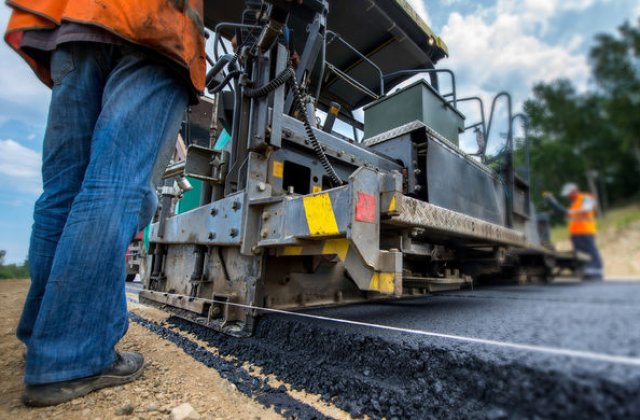 Autoritățile recunosc că autostrada Sibiu - Pitești nu va fi gata în 2030, dar apar noi promisiuni: "Vom lucra la 3.000 de kilometri de autostradă"