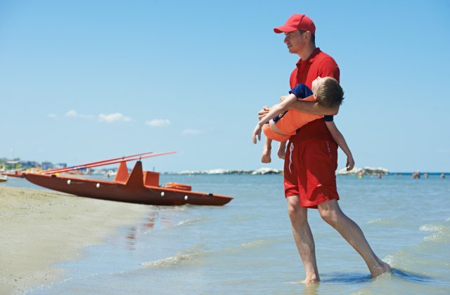 Salvamar român, erou în Italia. A salvat viața unui copil pe care l-a resuscitat 12 minute