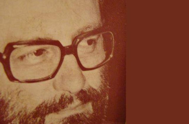 Umberto Eco: Telefonul mobil ne-a invatat sa scriem 'Where R U?' in loc de 'Where are you?'