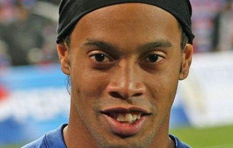 Ronaldinho nu se retrage
