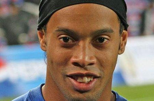 Ronaldinho nu se retrage