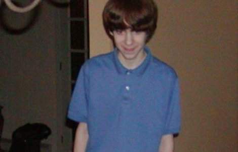 Presa din SUA: Autorul masacrului de la Newtown se considera in competitie cu Breivik