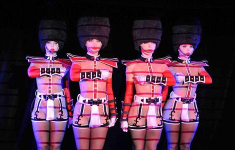 Forever Crazy! - cel mai cunoscut show de cabaret, vine la Bucuresti