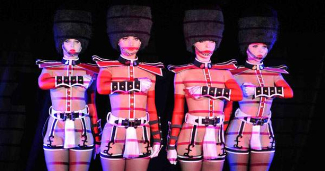 Forever Crazy! - cel mai cunoscut show de cabaret, vine la Bucuresti