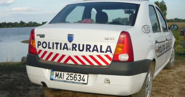 Și-a dat soția dispărută la 112. Polițiștii au găsit-o beată moartă, acasă