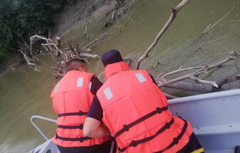 Descoperiri șocante în Ialomița! Două cadavre au fost găsite de pompieri pe brațul Borcea