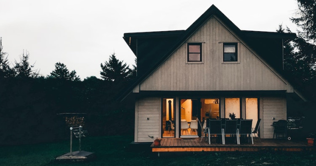 Amenajarea casei de la țară - de ce utilități vei avea nevoie și ce materiale poți folosi