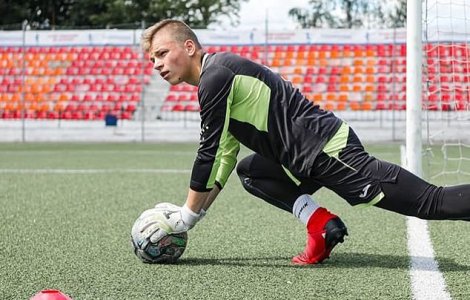 VIDEO Un fotbalist a fost lovit de fulger la antrenament