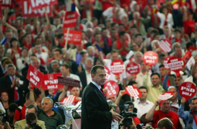 Un mars pentru protectia mediului a fost transformat in miting pentru Mircea Geoana