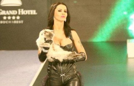 Zavornaca si-a angajat bodyguard sa-i pazeasca hainele