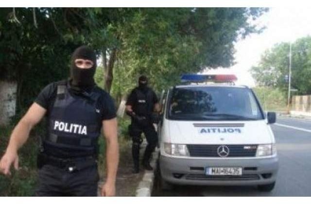 Liderii gruparilor "Camatarilor" si "Sportivilor" si locotenenti ai acestora, retinuti de DIICOT