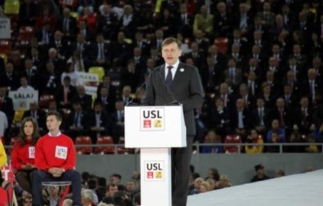 Antonescu, oponentilor din partid: In loc sa ne vaicarim, mai bine candidam