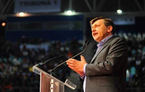 Congresul PNL: Antonescu il ataca dur pe Traian Basescu