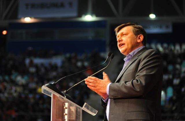 Congresul PNL: Antonescu il ataca dur pe Traian Basescu