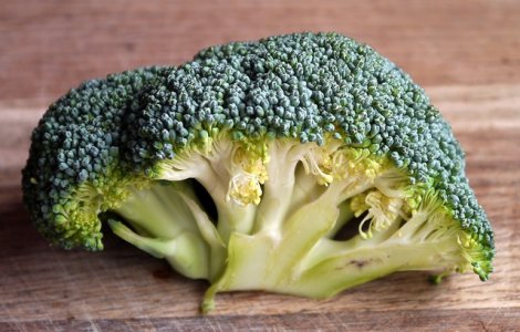 A găsit omizi în broccoli cumpărat de la supermarket. Ce a făcut mai departe