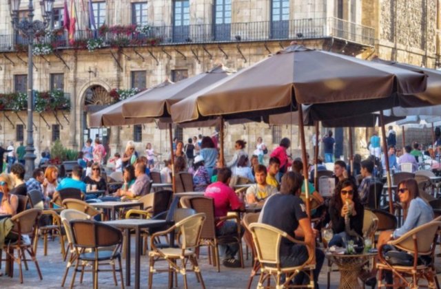 Orban: ”Sunt cluburi care ar trebui închise. Sunt terase de fițe care nu respectă nicio regulă”