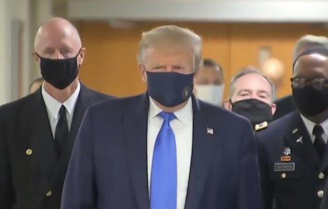 Donald Trump a purtat mască pentru prima dată de la începutul pandemiei