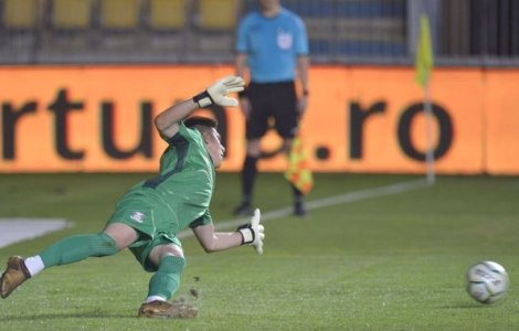 Penalty bătut și ratat de trei ori în meciul Petrolul - Rapid, din Liga a II-a