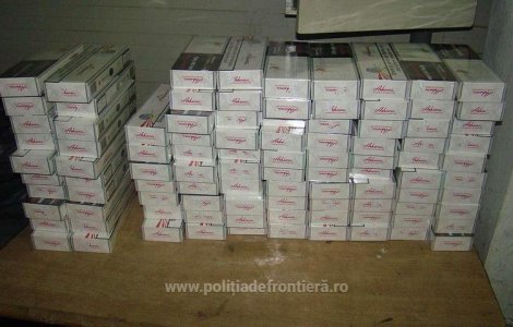 12.000 de pachete de țigări, abandonate la granița cu Ucraina