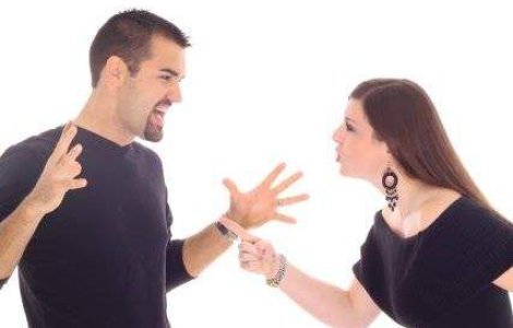 Bratari electronice pentru barbatii care isi agreseaza sotiile