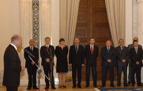 CSM ii &#39;taie craca de sub picioare&#39; lui Kovesi