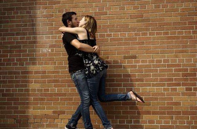 Contraceptia, subiect tabu. 25% dintre romani nu s-au protejat niciodata in timpul actului sexual